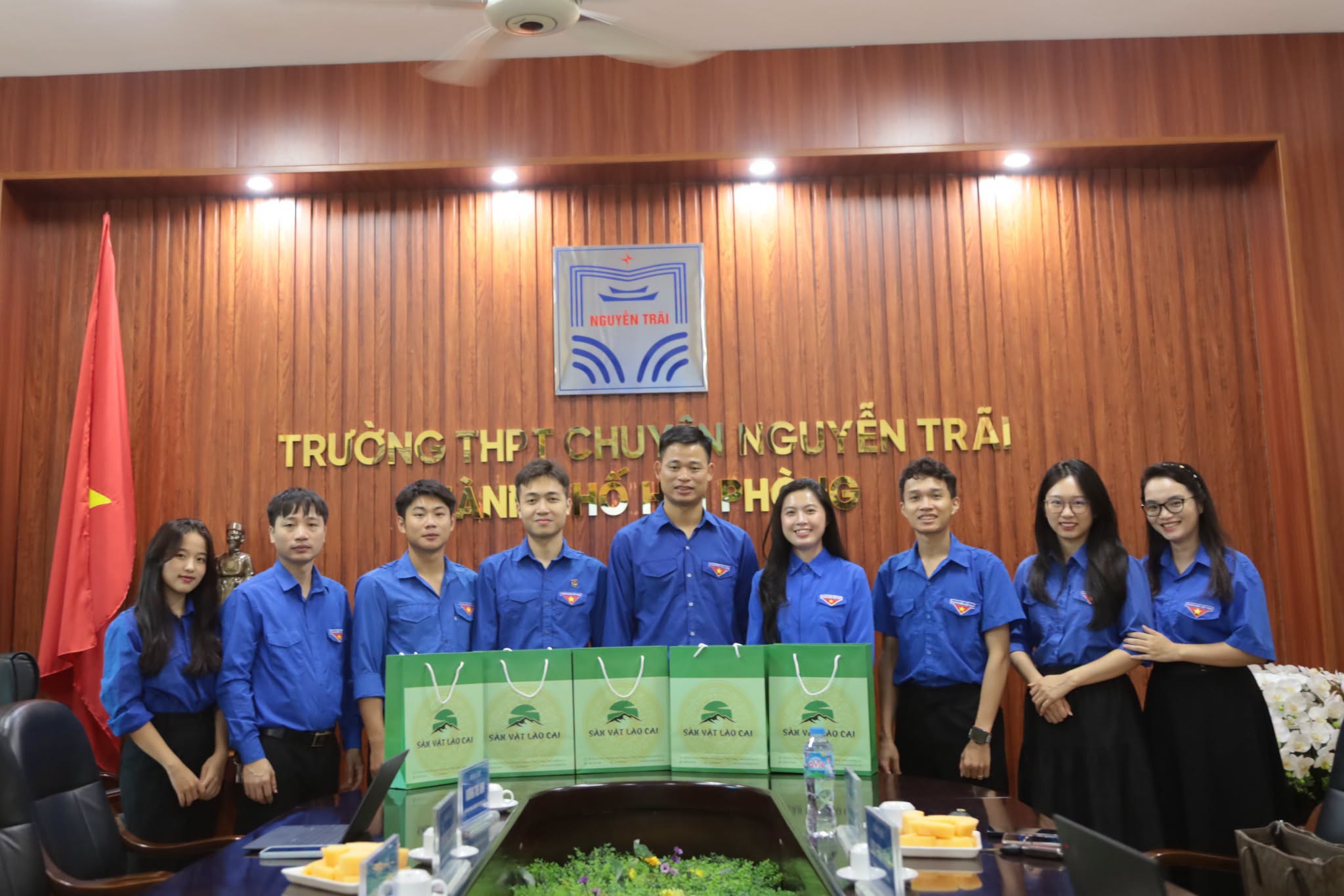 Gặp gỡ, giao lưu và chia sẻ kinh nghiệm công tác Đoàn giữa trường THPT Chuyên Nguyễn Trãi và trường THPT Chuyên Lào Cai